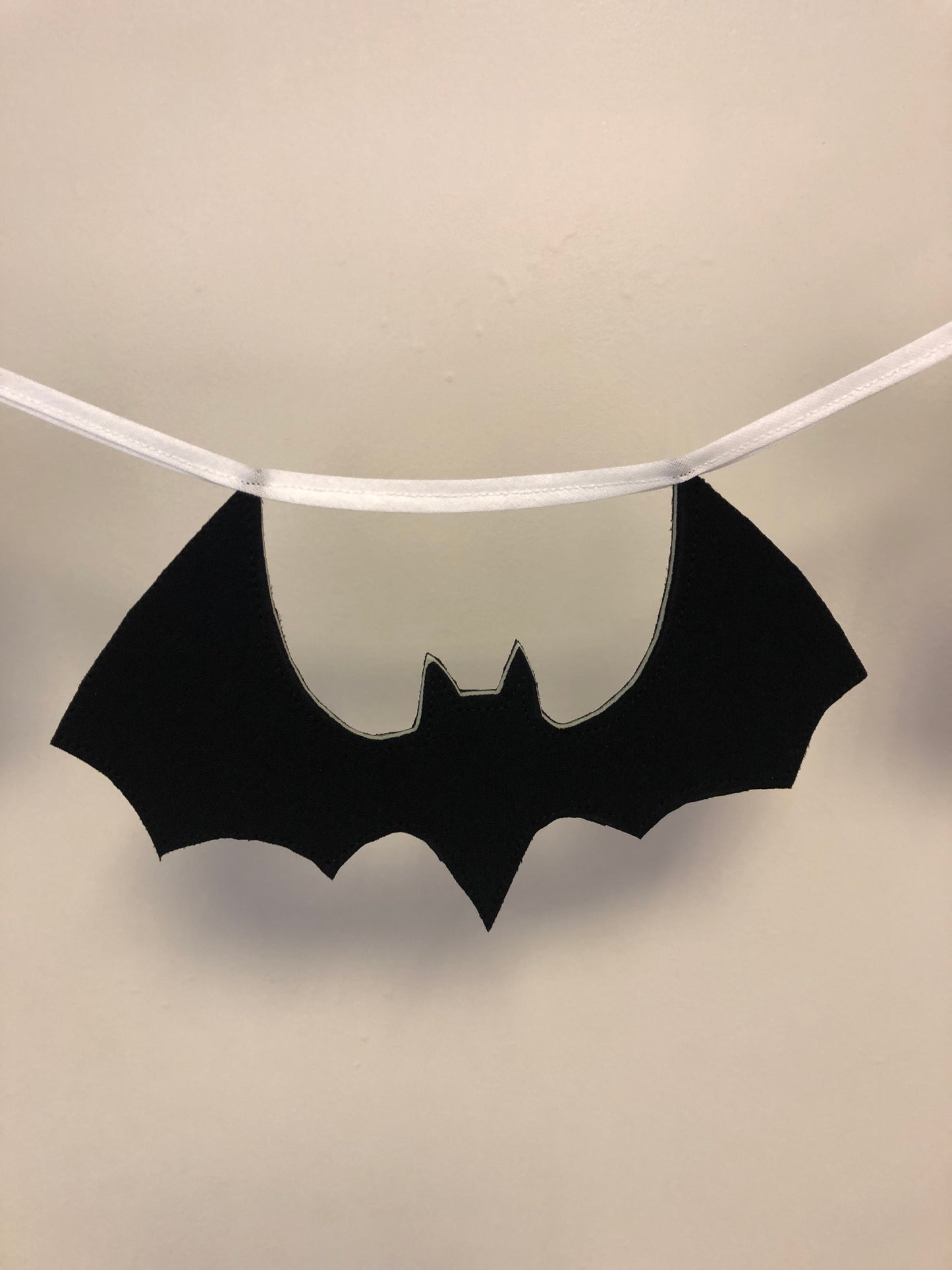 Kids age 8-14 Halloween Bat Bunting Tues 22nd October 4.30-6.30