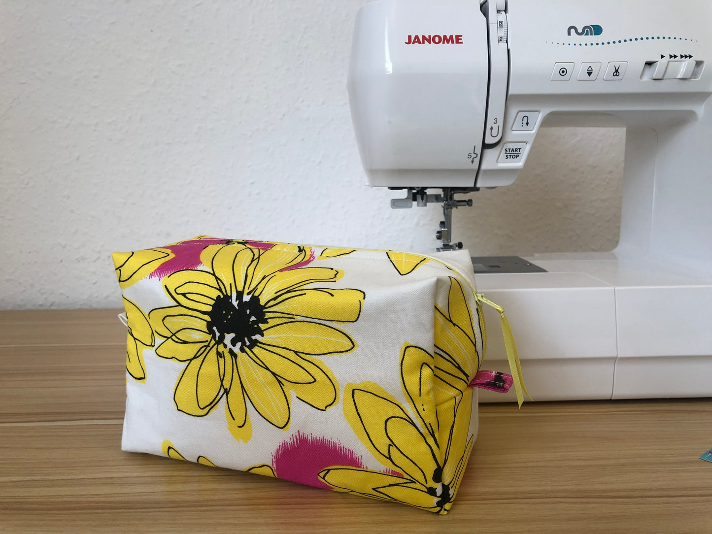 Box Zipped Bag Monday 1st September 1.00-4.00